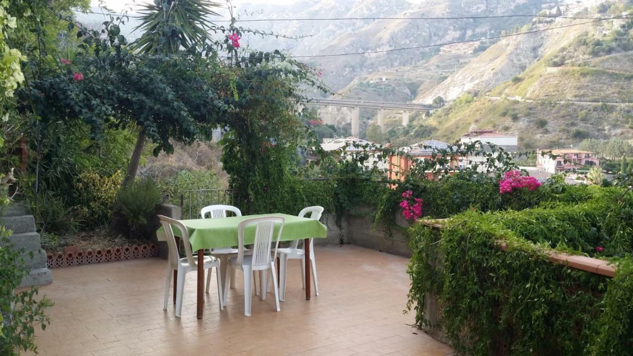 Baia Taormina Apartment Giardini-Naxos Exterior foto