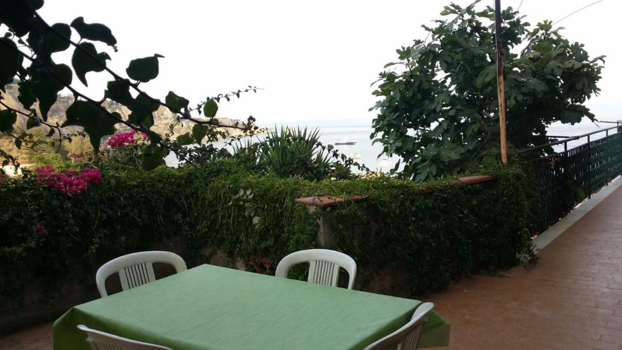 Baia Taormina Apartment Giardini-Naxos Exterior foto